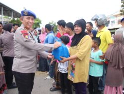 Dirpolairud Polda Aceh Turun Langsung Bagikan Takjil untuk Masyarakat