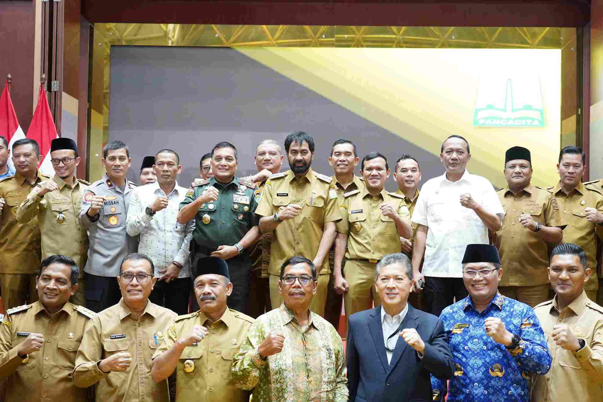 Pangdam IM Hadiri Rapat Koordinasi Forkopimda Aceh di Banda Aceh 1 WhatsApp Image 2025 03 17 at 15.00.27 11zon