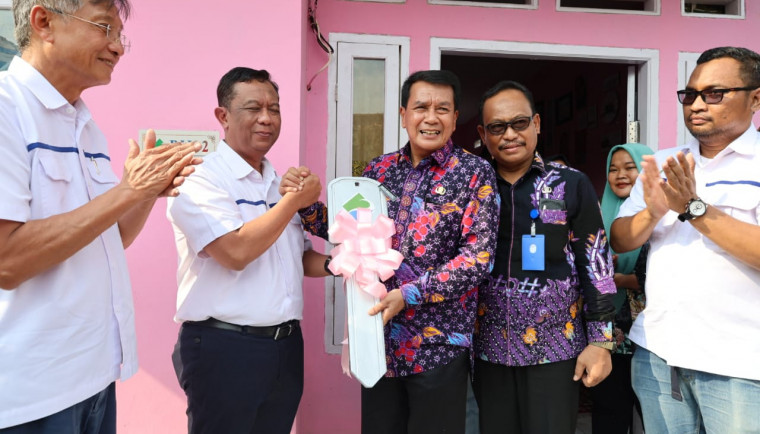 Bupati Tangerang Bersama PIK Beri Bantuan Bedah Rumah dan Santunan Yatim di Kosambi 1 berita 7234ce6e 1acc 4dc9 a2a5 eca41ab0770e