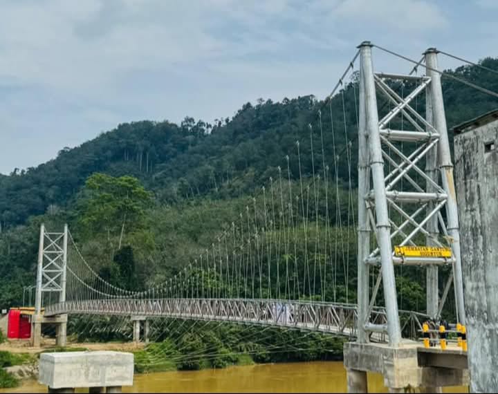 Jembatan Gantung Siguntur
