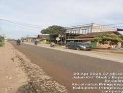 Pembangunan Jalan Provinsi Podosari-Sukoharjo Pringsewu Disorot: Licin, Berbahaya, dan Sarat Kejanggalan