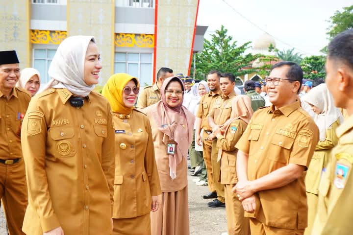 Kepemimpinan Baru di Dharmasraya: Langkah Tegas Annisa dalam 30 Hari Pertama 1 WhatsApp Image 2025 04 11 at 21.47.23