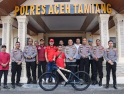 Tersentuh Hati, Kapolres Aceh Tamiang Kembalikan Senyum Amin dengan Sepeda Baru