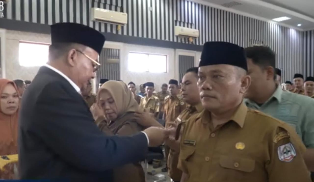 Bupati Aceh Tenggara Lantik 71 Pj Pengulu Kute, Serukan Kepemimpinan Pro Rakyat dan Pelayanan Tanpa Lelah 1 WhatsApp Image 2025 04 23 at 08.26.00
