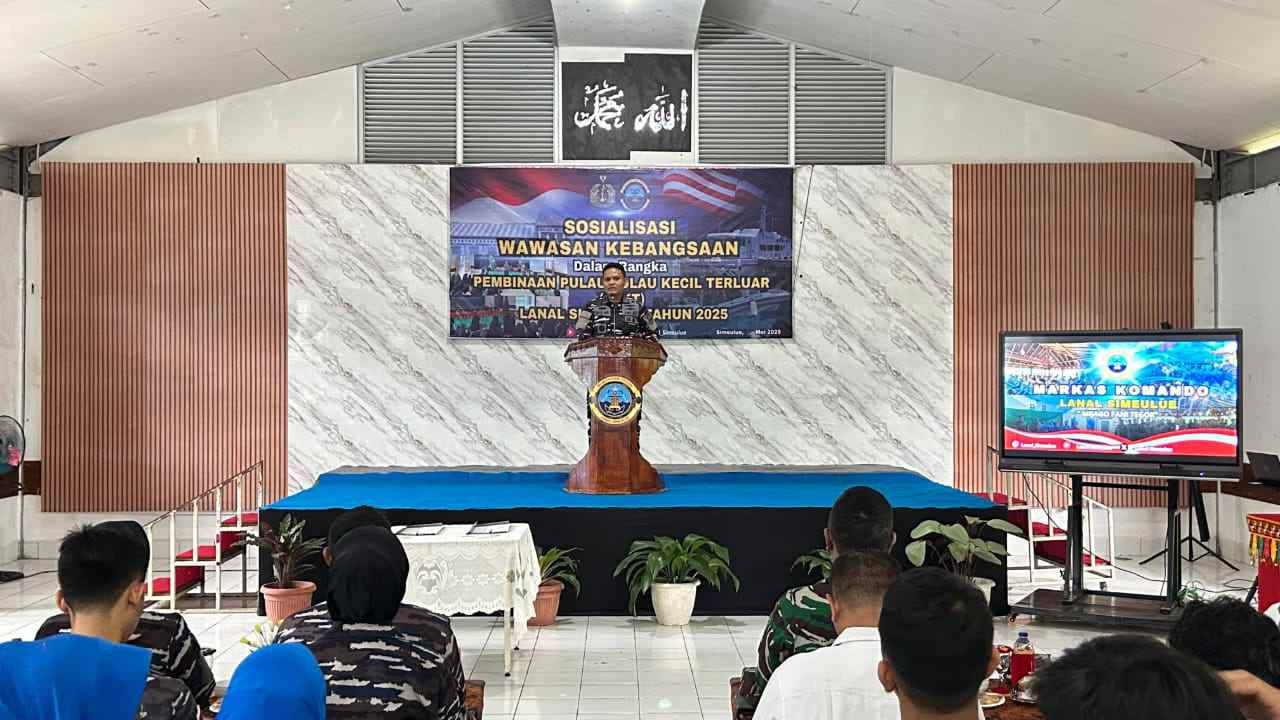 Lanal Simeulue gelar sosialisasi wawasan kebangsaan kepada pelajar, di Aula SMAN 1 Sinabang, Desa Suka Karya, Kecamatan Simeulue Timur, Rabu (21/05/2025). Foto: ist
