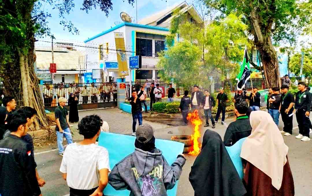 HMI Demo PLN Langsa, Menteri BUMN Didesak Copot Manajemen dan Polisi Periksa Dugaan KKN 1 IMG 20250505 163023