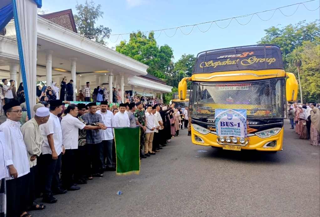 Pelepasan 186 Jamaah Haji Kota Langsa, Tertua 88 Tahun dan Termuda Usia 25 1 IMG 20250523 133058