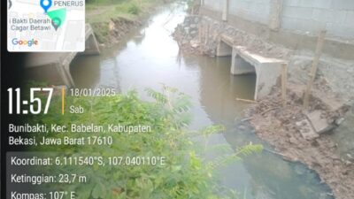 PT Kofuku Plastik Indonesia dan PT Fuji Sie yang berada di Desa Buni Bakti, Kecamatan Babelan, Kabupaten Bekasi. Hingga saat ini masih saja melakukan aktivitas pembuangan limbah bahan berbahaya dan beracun (B3) ke Saluran Sungai DT 8, Selasa (20/05/2025).