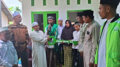 Abiya Jeunieb serahkan rumah bantuan layak huni