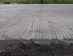 Belum Digunakan, Proyek Jalan Beton Sudah Retak