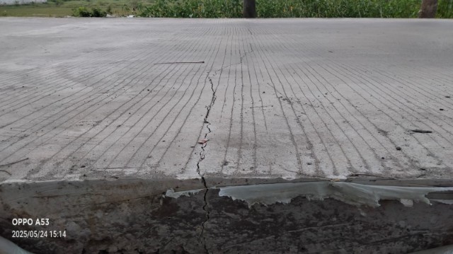 Jalan belum sempat digunakan