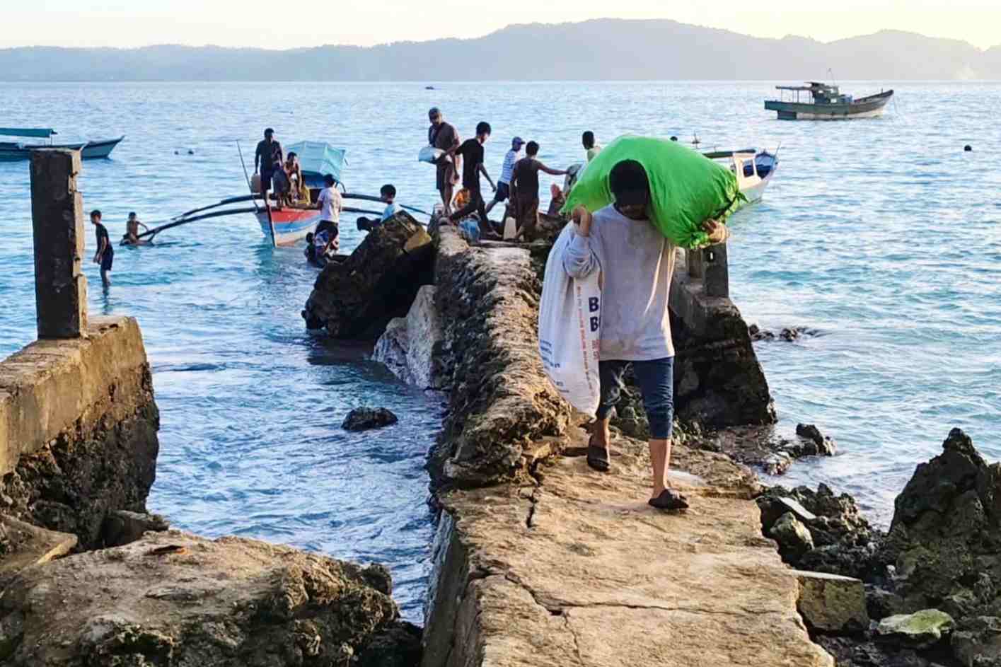 Dermaga Pulau Siumat Rusak Parah, Warga Harapkan Perhatian Pemerintah. (Foto : ist)