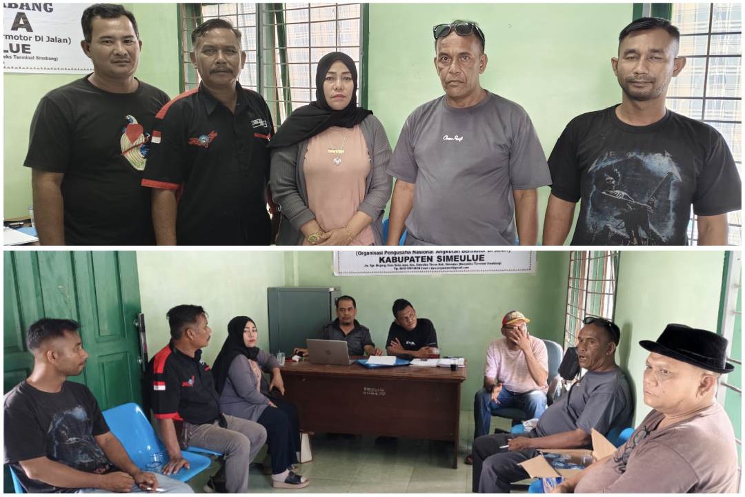 Rapat Dengan Organda Simeulue Tentukan Tarif Angkutan Barang, PSLS dan GMBI Minta Seluruh Pengusaha Angkutan Kompak 1 PSLS dan GMBI melakukan rapat dengan Pihak Organda Kabupaten Simeulue untuk menentukan tarif jasa angkutan barang, di ruang rapat Kantor DPC Organda Simeulue, areal terminal Sinabang. Kamis (19/06/2025). Foto : Komandaka/hariandaerah.com