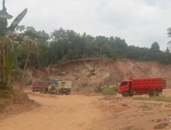 Jalan Rusak Akibat Truk Tambang Ilegal, Warga Pringsewu Geram, Akses Vital ke Rumah Sakit dan Sekolah Terancam