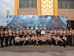 42 Personel Polres Pringsewu Naik Pangkat di Hari Bhayangkara ke-79, Keluarga Ikut Pasangkan Tanda Pangkat
