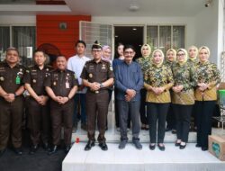 Peringati Hari Bhakti Adhyaksa ke 65, Kajati Banten Kunjungi Rumah Eks Kapuspenkum Kejagung Soehandoyo