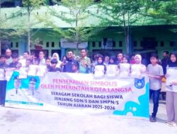 Pemko Langsa Bagi 17.517 Seragam Sekolah Gratis Kepada Pelajar SD dan SMP
