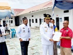 Momen HUT ke-80 RI, Bupati Simeulue Serahkan Remisi Kepada 70 Warga Binaan Lapas Kelas III Sinabang