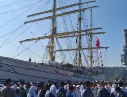 KRI Bima Suci Bersandar di Teluk Bayur, Ayo Naik!!
