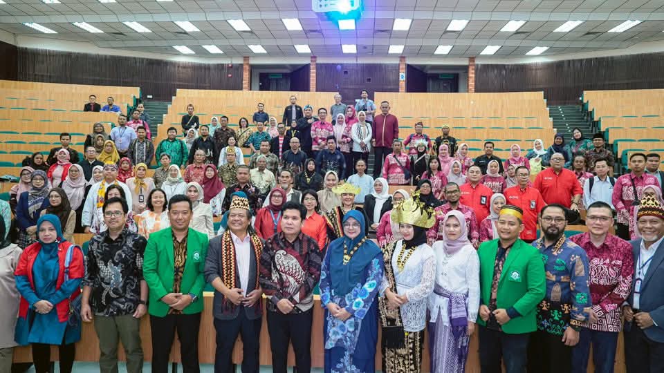 Rektor Institut Bhakti Nusantara Hadiri Delegasi 16 Perguruan Tinggi Indonesia Kunjungi Universiti Kebangsaan Malaysia 2 FB IMG 1756276334462
