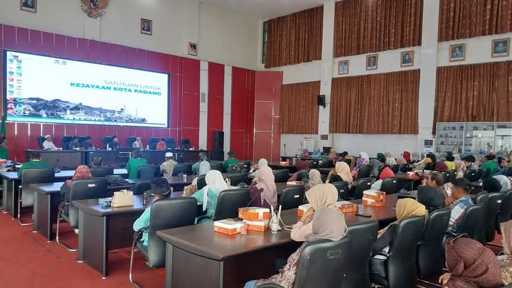 Pertemuan bersama Kontak Tani Nelayan Andalan (KTNA) dan Para Petani Kota Padang di Balai Kota, Aia Pacah.(Foto:Diskominfo Padang)