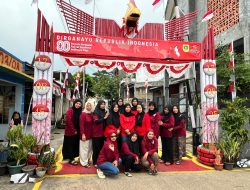 Warga RT 03/08 Rawa Kalong Bikin Gapura IKN