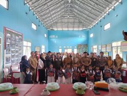 Pemerintah Pekon Puramekar Bagikan 106 Kaos Olahraga dan Tas TK untuk Dukung Pendidikan Anak