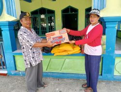 CSR PT Kristalin Ekalestari: 506 Paket Sembako untuk Janda Lansia dan Tempat Ibadah di Nabire