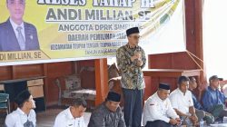 AMD Gelar Reses Tahap III Tahun Anggaran 2025 di Posko Relawan Desa Busung, Kecamatan Teupah Tengah, Rabu (22/10/2025). Foto : Komandaka/hariandaerah.com