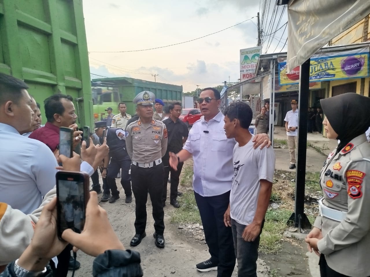 1b44eca2 dfdb 46cd 8dee 5187acb17148