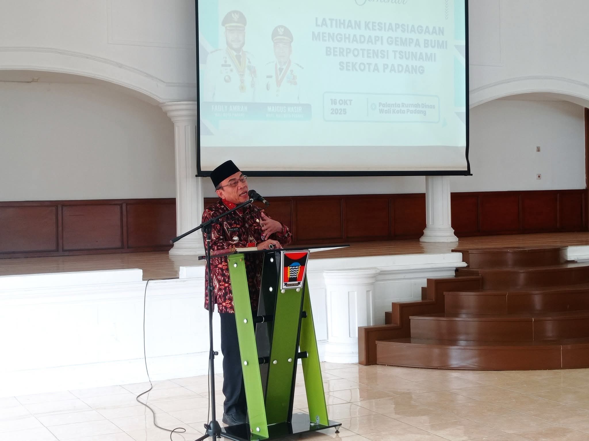 Wakil Wali Kota Padang Maigus Nasir Buka Seminar Latihan Kesiapsiagaan di Palanta Rumah Dinas Wali kota Padang (Foto:Diskominfo Padang)