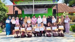 Fhoto bersama Siswa,Guru Pembimbing dan Kepala MAN Lima Puluh Kota Sebelum berangkat ke Jakarta.(Foto:Ist)