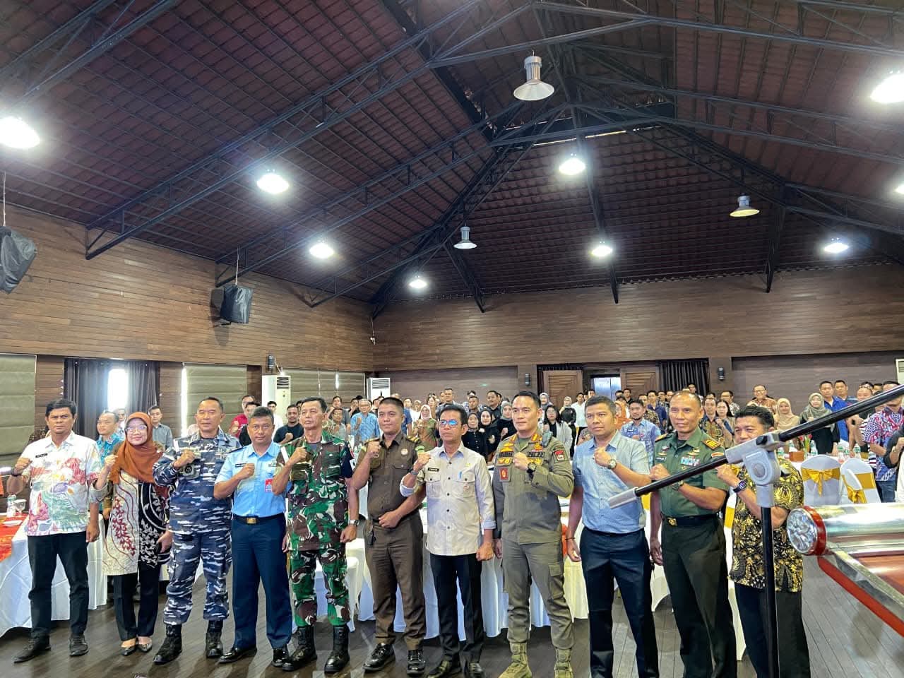 Kegiatan Sosialisasi Peraturan Daerah Kota Padang Nomor 1 Tahun 2025 tentang Ketentraman dan Ketertiban Umum (Trantibum) di Ocean Beach Hotel.(Foto:Diskominfo Padang)