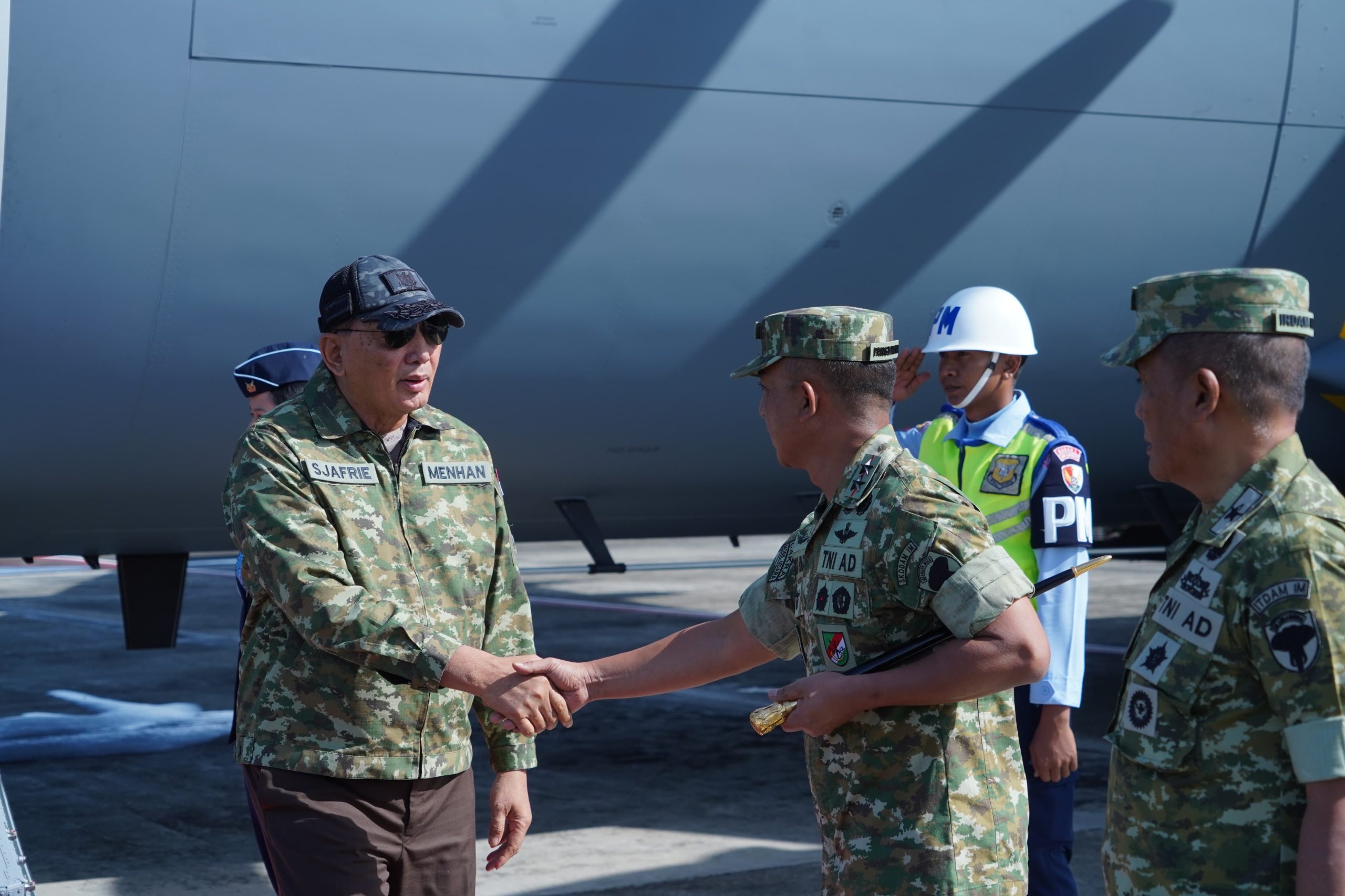 Pangdam IM Sambut Kedatangan Menhan di Lanud SIM Aceh Besar 1 IMG 20251116 WA0015 scaled