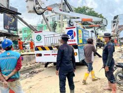 Personel Brimob Kawal Penormalan Listrik di Aceh Tamiang