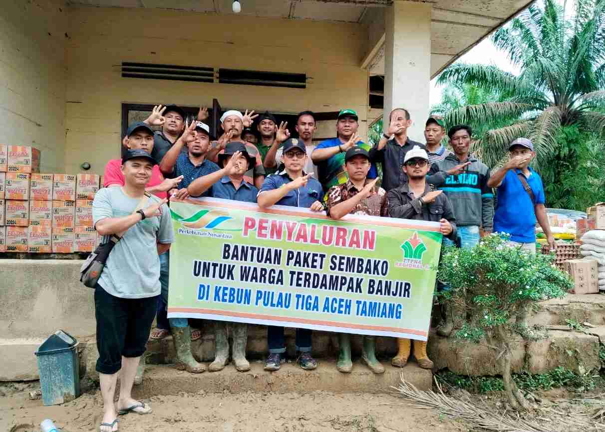 Peduli Korban Banjir, PTPN Kebun Pulo Tiga Salurkan Sembako kepada Masyarakat 2 IMG 20251204 234725 1