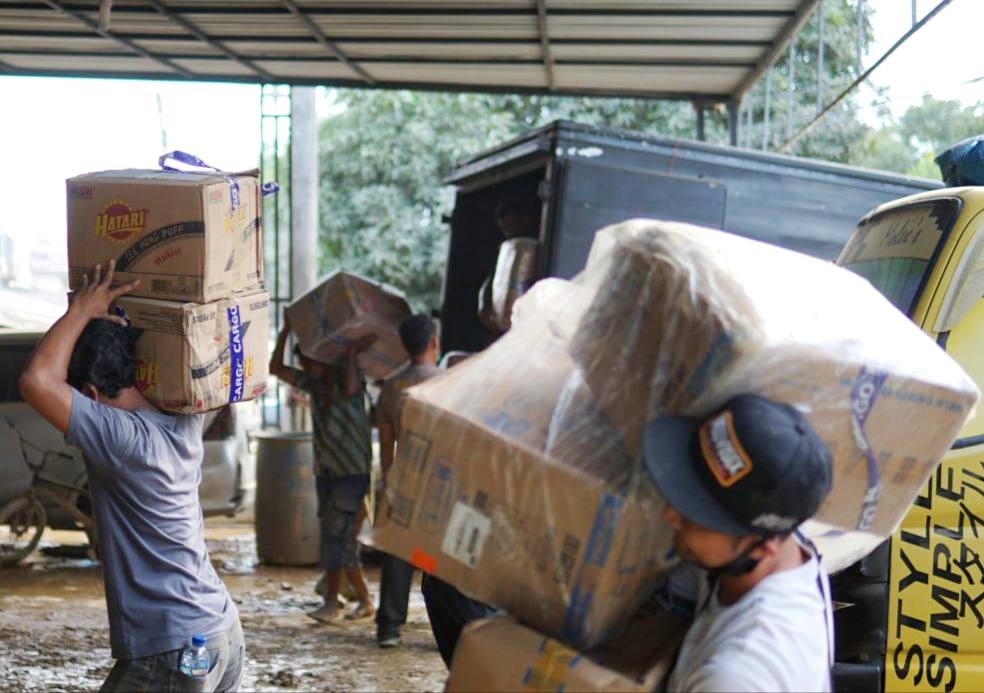 Bantuan Logistik Besar untuk Tamiang, Aceh Timur dan Kota Langsa yang Dihimpun Polda Aceh Mulai Distribusi 1 IMG 20251207 163603