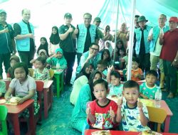 Direktur Palmco PTPN Kunjungi Barak Pengungsi di Tamiang: Bantu Tenda dan Peralatan Sekolah Anak