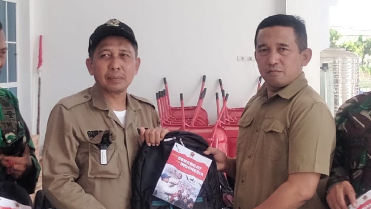 Panglima TNI Salurkan 736 Paket Tas dan Alat Tulis untuk Pelajar Pidie Jaya 1 IMG 20260104 WA0000