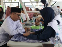 Bupati Brebes Peduli Marbot Masjid, Berikan Bantuan Kacamata dan Cek Kesehatan Gratis