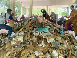 Pelayanan Terbatas, Puluhan Ribu Buku di Pustaka Kota Langsa Rusak Terendam Banjir