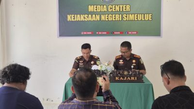 Perkuat Komitmen Berantas Korupsi, Kejari Simeulue Paparkan Deretan Dugaan Kasus Tipikor Tahun 2025 4 Kejaksaan Negeri (Kejari) Simeulue menggelar press release, di Kantor Kejari Simeulue, Selasa (20/01/2026). Foto : ist