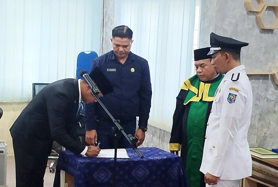 Lantik Pj Geuchik, Camat Yundi: Jalankan Program Pemko Langsa dan Sinergi Bersama Aparatur Gampong 2 IMG 20260122 163946