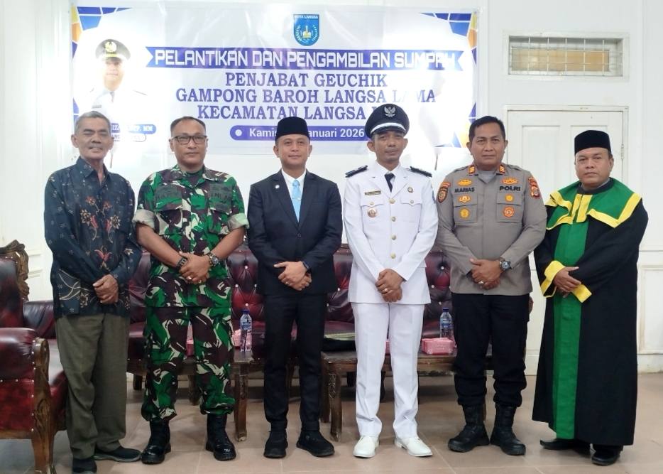 Lantik Pj Geuchik, Camat Yundi: Jalankan Program Pemko Langsa dan Sinergi Bersama Aparatur Gampong 3 IMG 20260122 164021