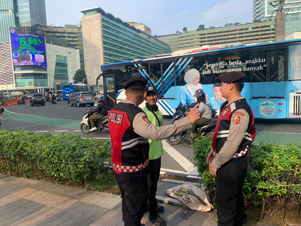 Pengamanan Strong Point dan Gatur Lalin Gelar Detasemen Perintis, Jakarta Aman dan Lancar 1 IMG 20260211 WA0032