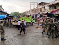 Satpol PP Bongkar Lapak Liar, Pedagang: Pembongkaran Tidak Adil dan Pilih Kasih