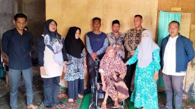 Dinsos Langsa Serah 22 Alat Bantu Jalan Bagi Masyarakat di Jumat Berkah 17 IMG 20260227 183313