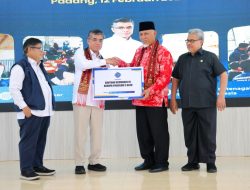 Kemnaker Salurkan Bantuan Rp30,3 Miliar untuk Pemulihan Ekonomi Sumbar