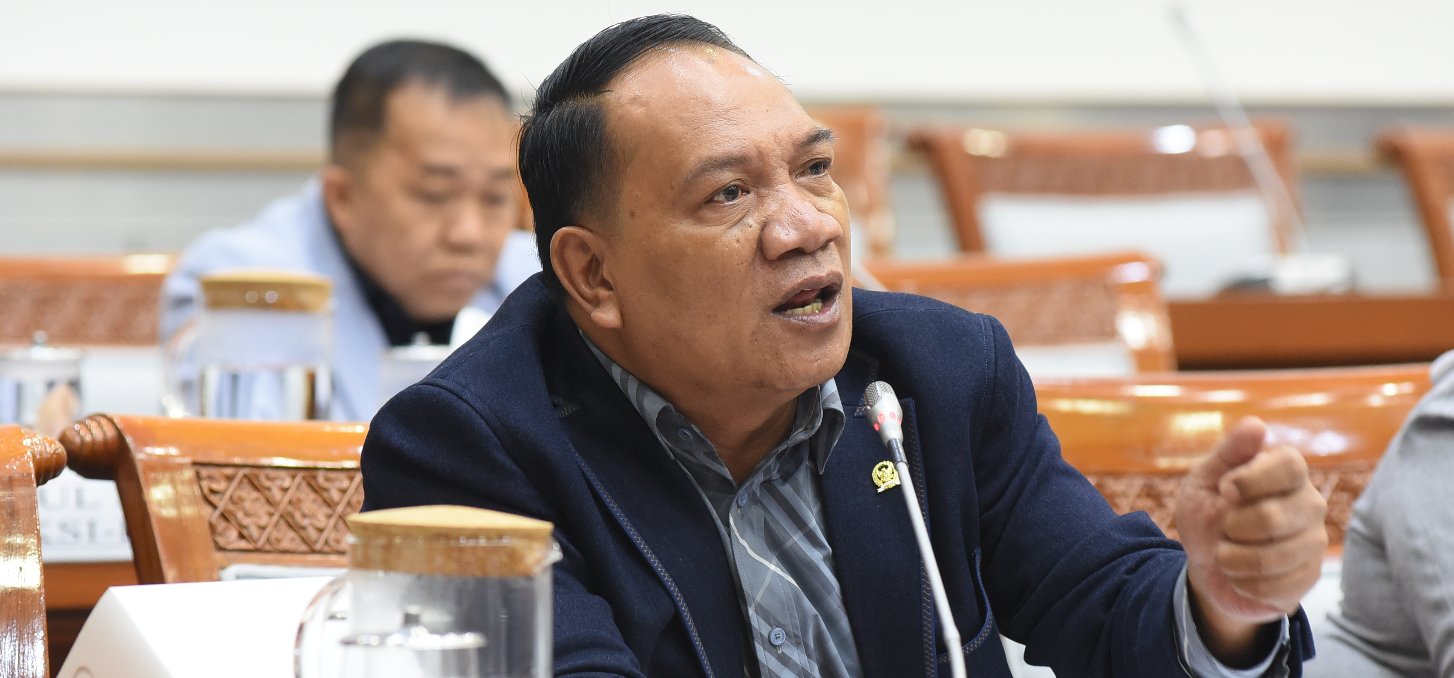 Anggota Komisi VIII DPR RI Fraksi Partai Golkar, Aprozi.