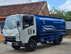 Perumda Way Sekampung Operasikan Mobil Tangki, Layani Pesanan Air Bersih di Pringsewu